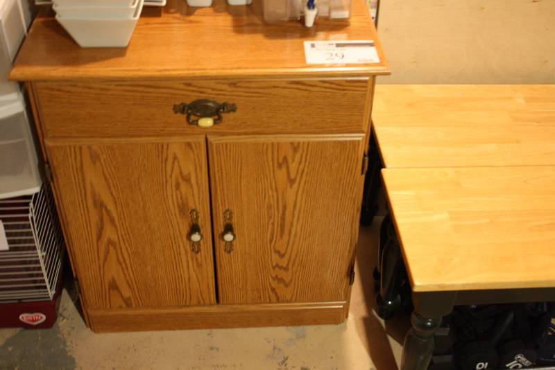 lot 29 image: Wooden Cabinet wDrawer & Double Doors 20 x 28.5 x 30.