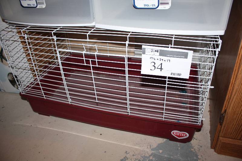 lot 34 image: Kaytee Dog Kennel wGrate Sides & Plastic Bottom 17 x 29 x 17.
