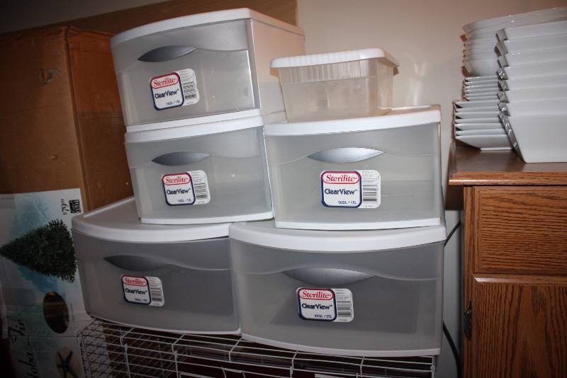 lot 33 image: Lot of (6) Sterilite ClearView 29Qt.27L Plastic Containers wLids.