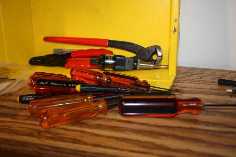 lot 64 image: Table Lot of Miscellaneous Tools Including Screwdrivers.