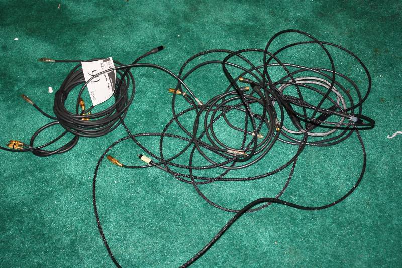 lot 90 image: Bundle Lot of Miscellaneous Audio Connector Cables.