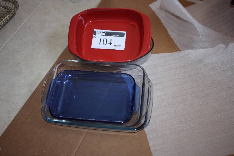 lot 104 image: Lot of (5) Pyrex Baking Pans wOut Lids.