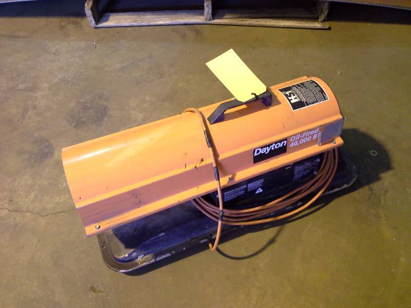 lot 17 image: Dayton Oil-Fired 40,000 BTU Heater