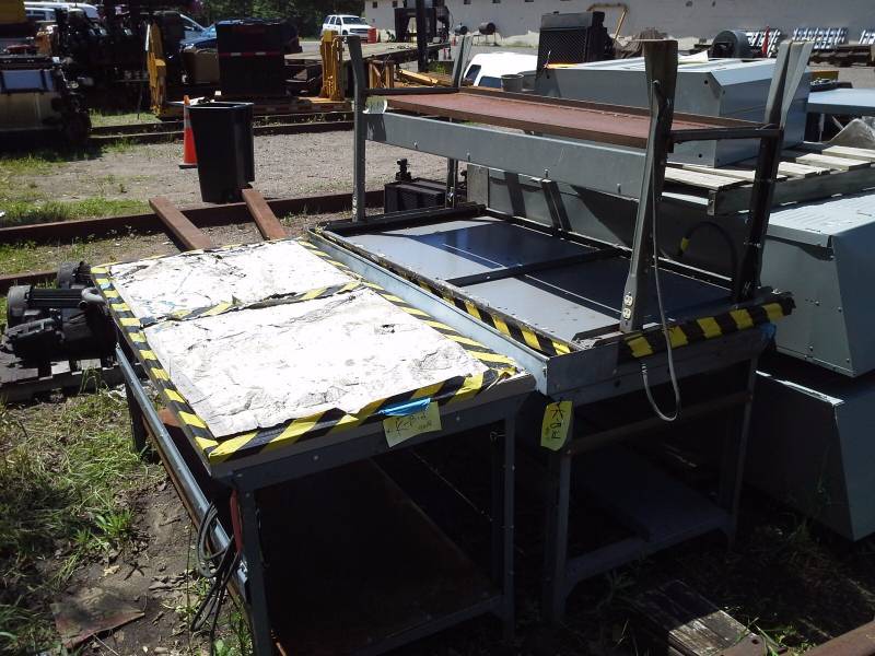 lot 20 image: Metal Work Tables (3)