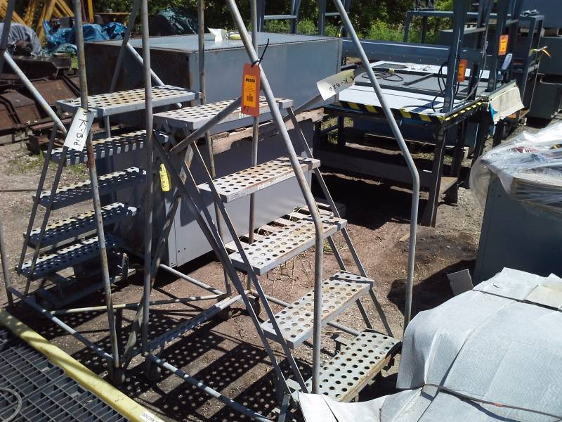 lot 30 image: Cotterman Rolling Step Ladder