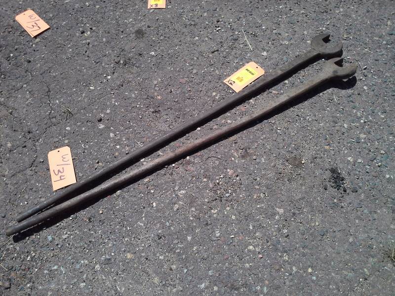 lot 34 image: Wrenches (2)