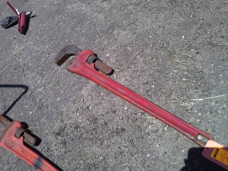 lot 38 image: Very Large Rigid Pipe Wrench