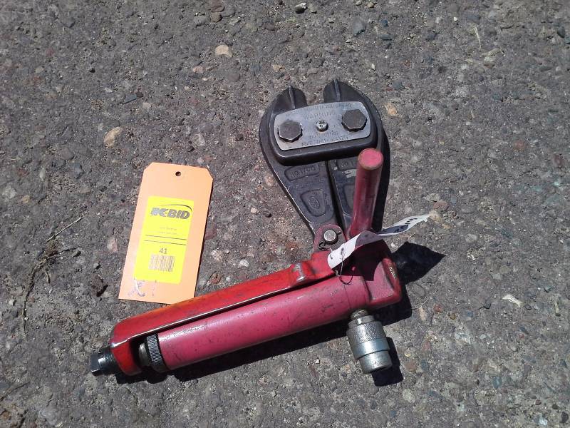 lot 41 image: Pnumatic Cutting Tool
