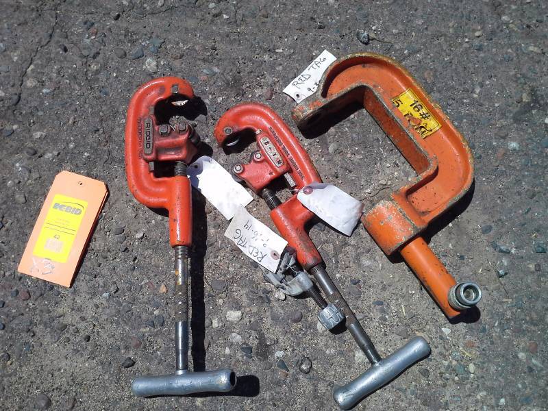 lot 42 image: Pipe Cutters (3)