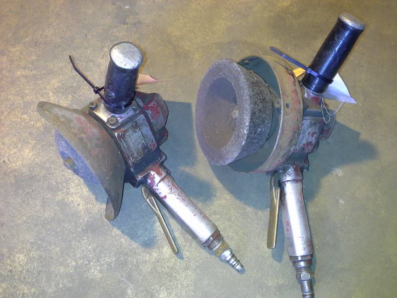 lot 109 image: Pnumatic Grinders