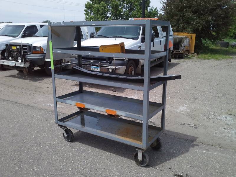 lot 65 image: Metal Rolling Cart