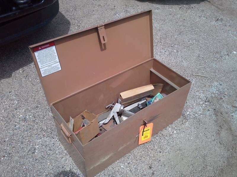 lot 66 image: Metal Toolbox