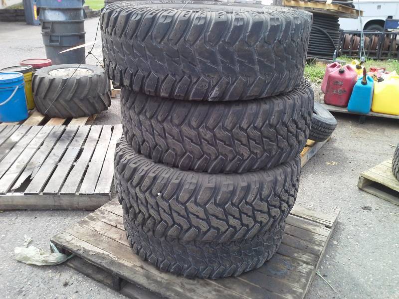 lot 81 image: Tires (4)