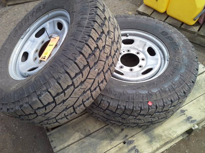 lot 83 image: Tires (2)