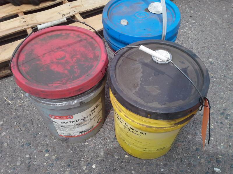 lot 74 image: OilGrease Lot