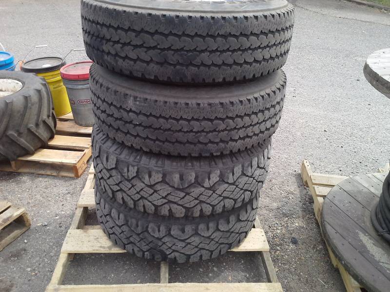 lot 84 image: Tires (4)