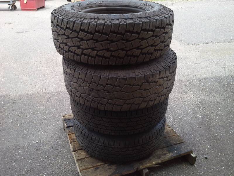 lot 88 image: Tires (4)