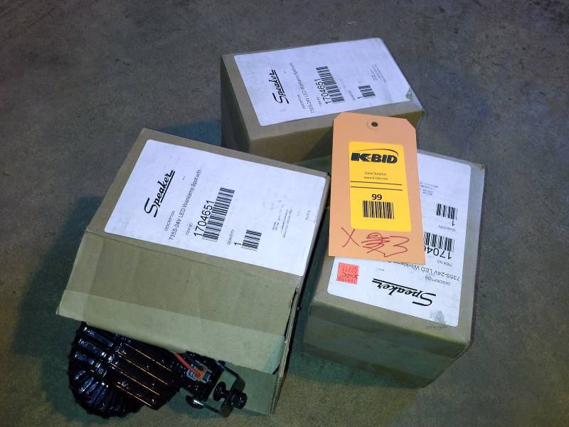lot 99 image: LED Worklamp Spot (3)