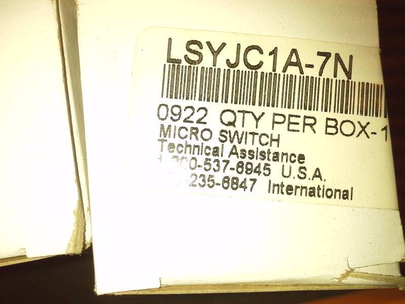 lot 114 image: Micro Limit Switch (4)