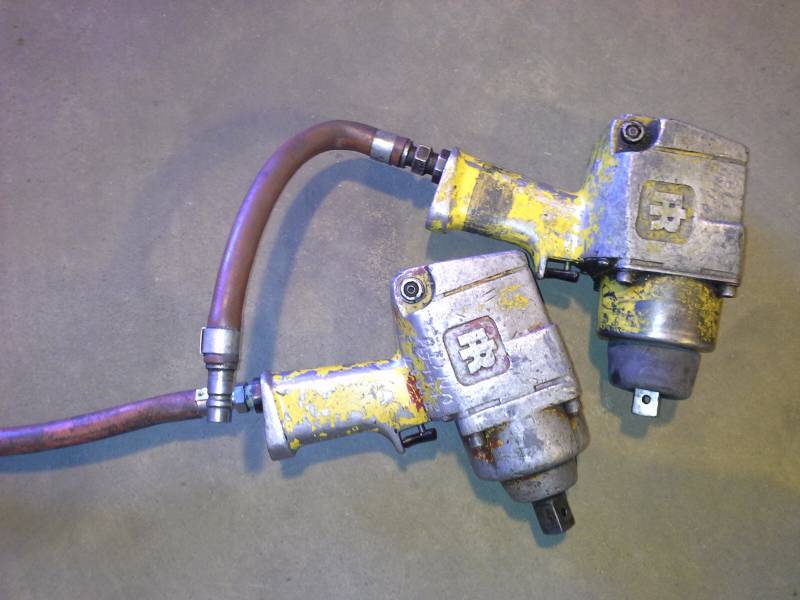 lot 123 image: Pnumatic Tools (2)