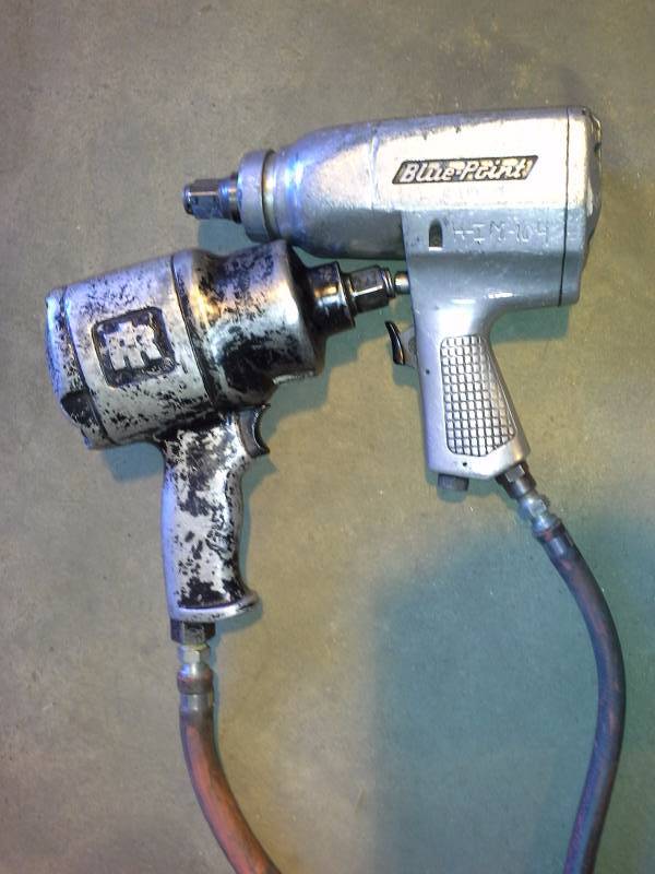 lot 125 image: Pnumatic Tools (2)