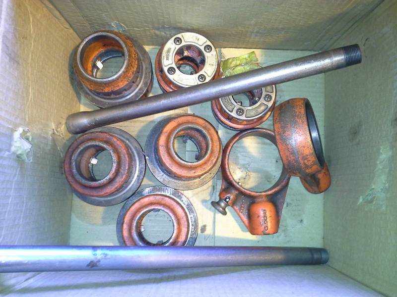 lot 128 image: Box Lot of Threading Tools