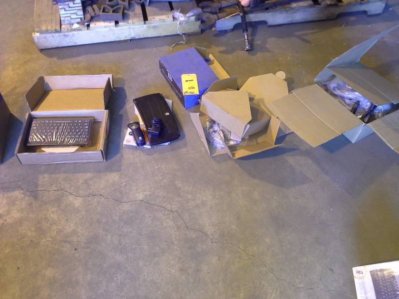 lot 134 image: Incomplete Air Mouse Go Plus Sets