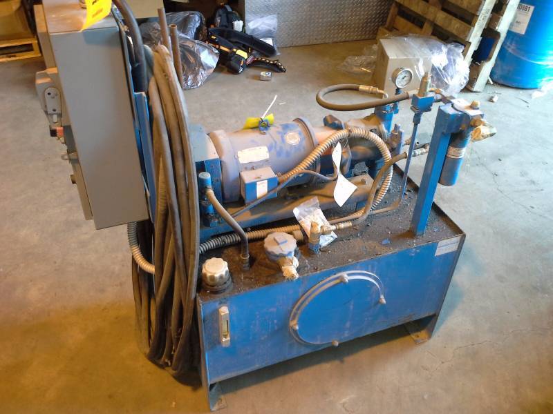 lot 153 image: Leeson Hydraulic Test Pump Stand
