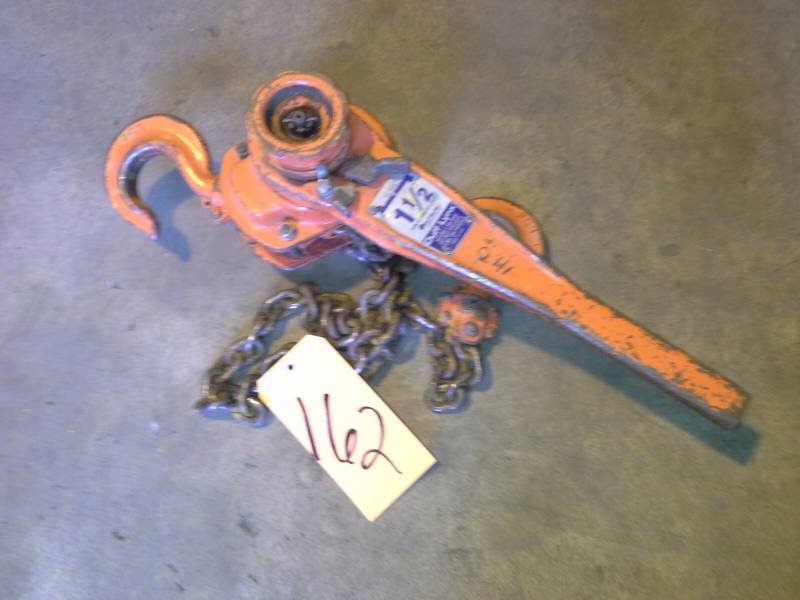 lot 162 image: Chain Hoist