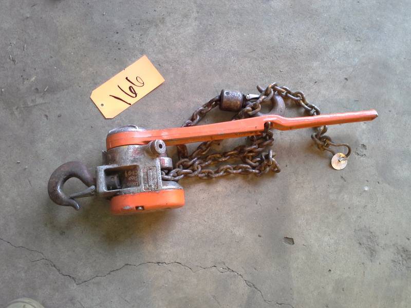 lot 166 image: Chain Hoist