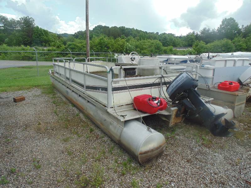 1990 Manitoy Pontoon