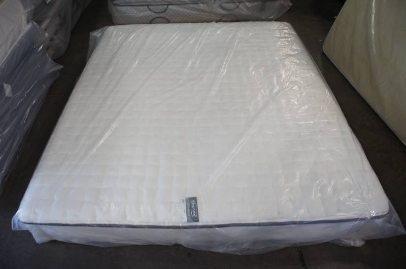 New Simmons Beauty Rest Vanderbilt Collection King Clearwater Firm Mattress