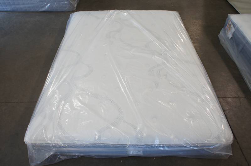 New Serta Queen Perfect Sleeper Pleasant Bay Mattress
