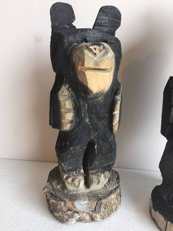 CARVED WOODEN BEARS