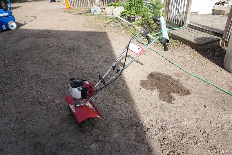 lot 39 image: Mantis Brand Model XP Tiller Cultivator
