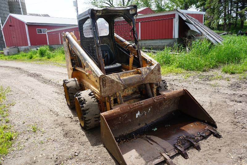 lot 12 image: 1999 Mustang Model 2070 Bobcat Skid Loader Skid Steer