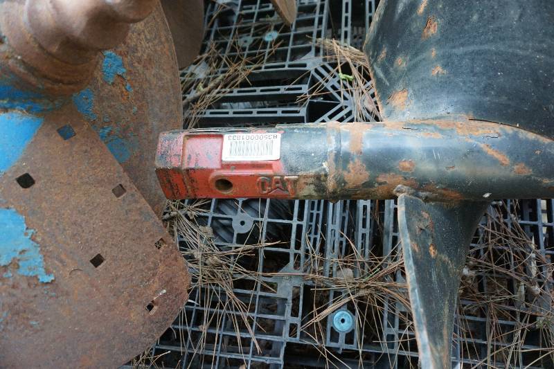 lot 63 image: Cat Brand Tapered 24 x 12  Auger Bit With Hex Shaft