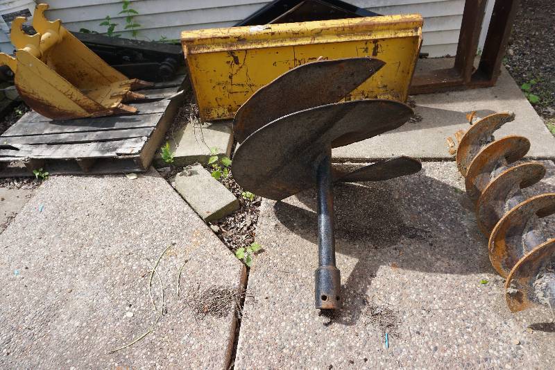 lot 65 image: 24 Hydraulic Auger Bit