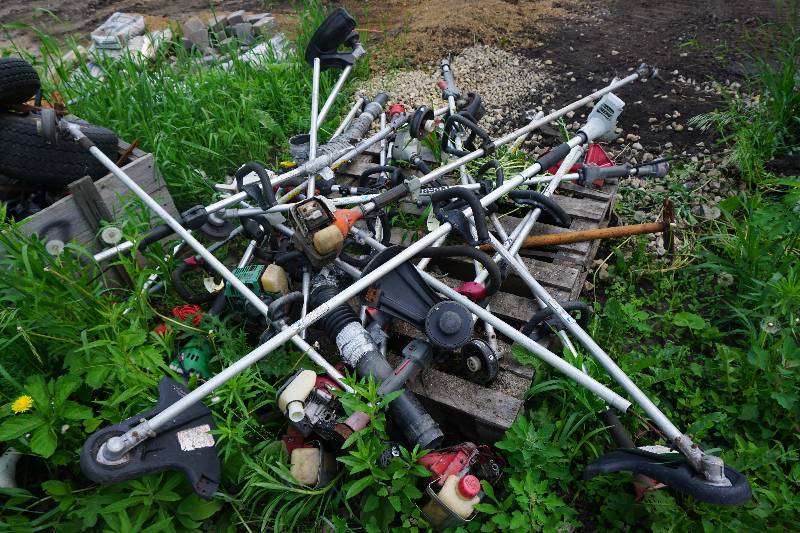 lot 92 image: Large Lot of Weed Eater Parts and Components