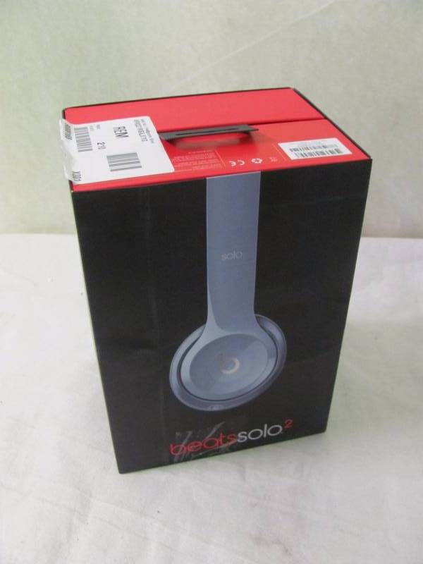 Beats by Dr. Dre Solo 2 On-Ear Headphones Silver
