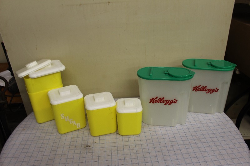 Lot of Plastic Containers