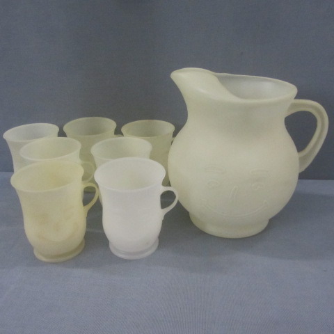 lot 51 image: Vintage Kool-Aid Beverage Set