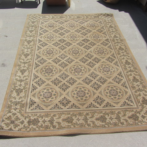 lot 12 image: Karastan Area Rug