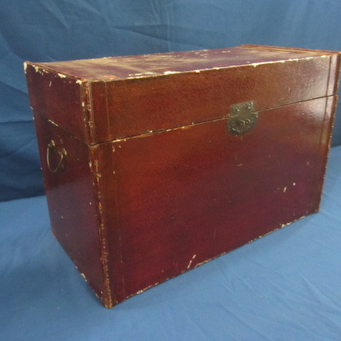 lot 24 image: Early Wood Trunk