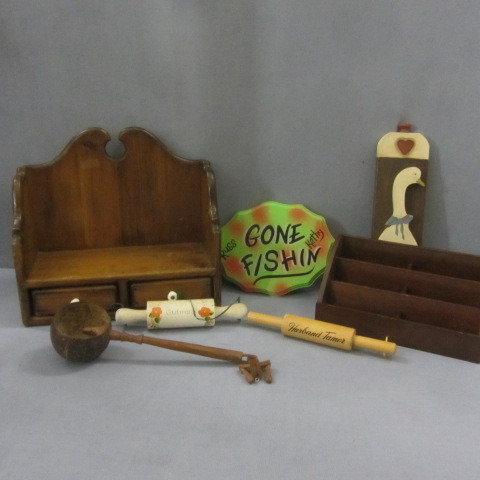 lot 44 image: Wood Home Decor