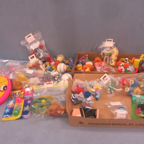 lot 76 image: Toys