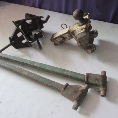 lot 124 image: Stabilizer Bars, Hitch
