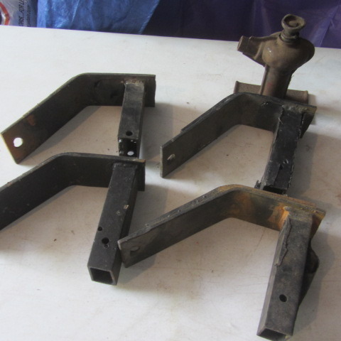 lot 126 image: Receiver Hitches & Bumper Jack