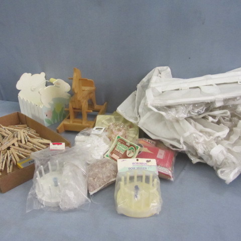 lot 154 image: Craft Supplies