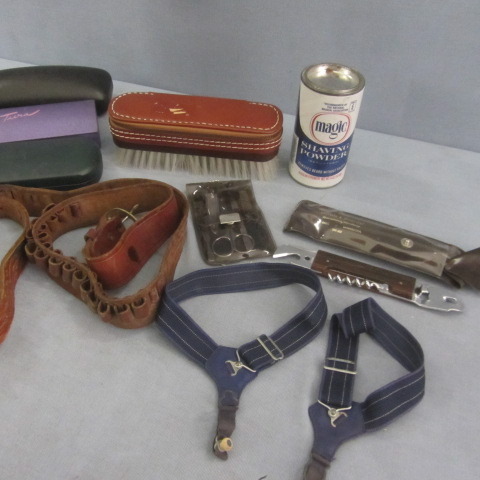 lot 155 image: Vintage Mens Collectibles